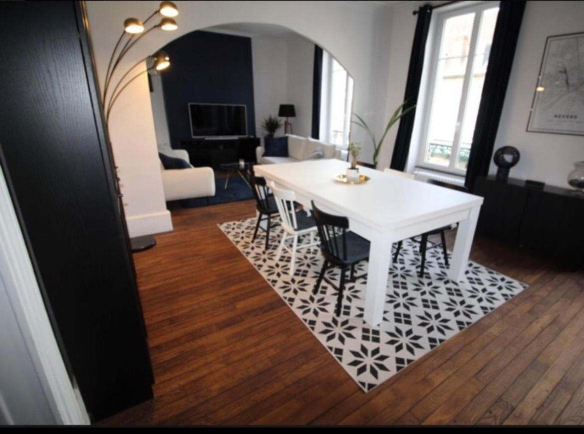 Appartement De Charme En Plein Coeur De Nevers Exterior foto
